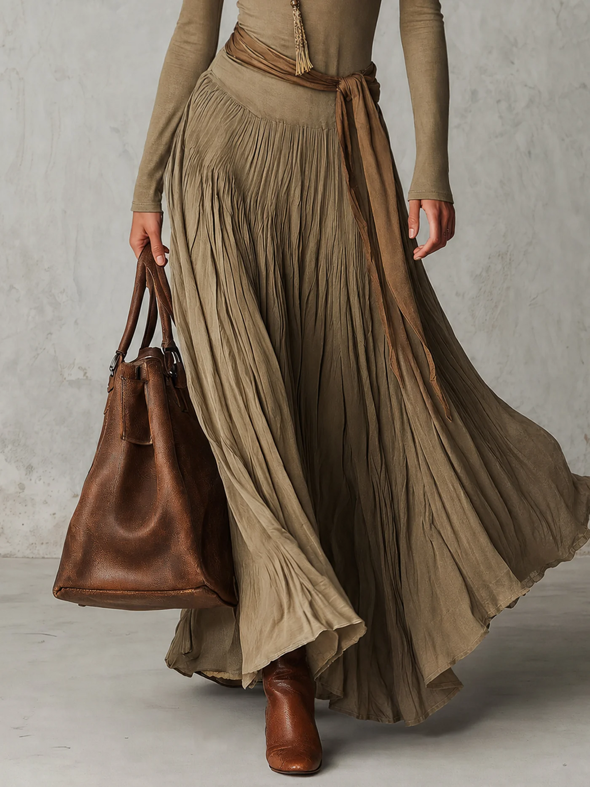 JÚLIA -  Vestido Maxi Plisado Elegante de Cuello Alto y Manga Larga con Lazo en la Cintura