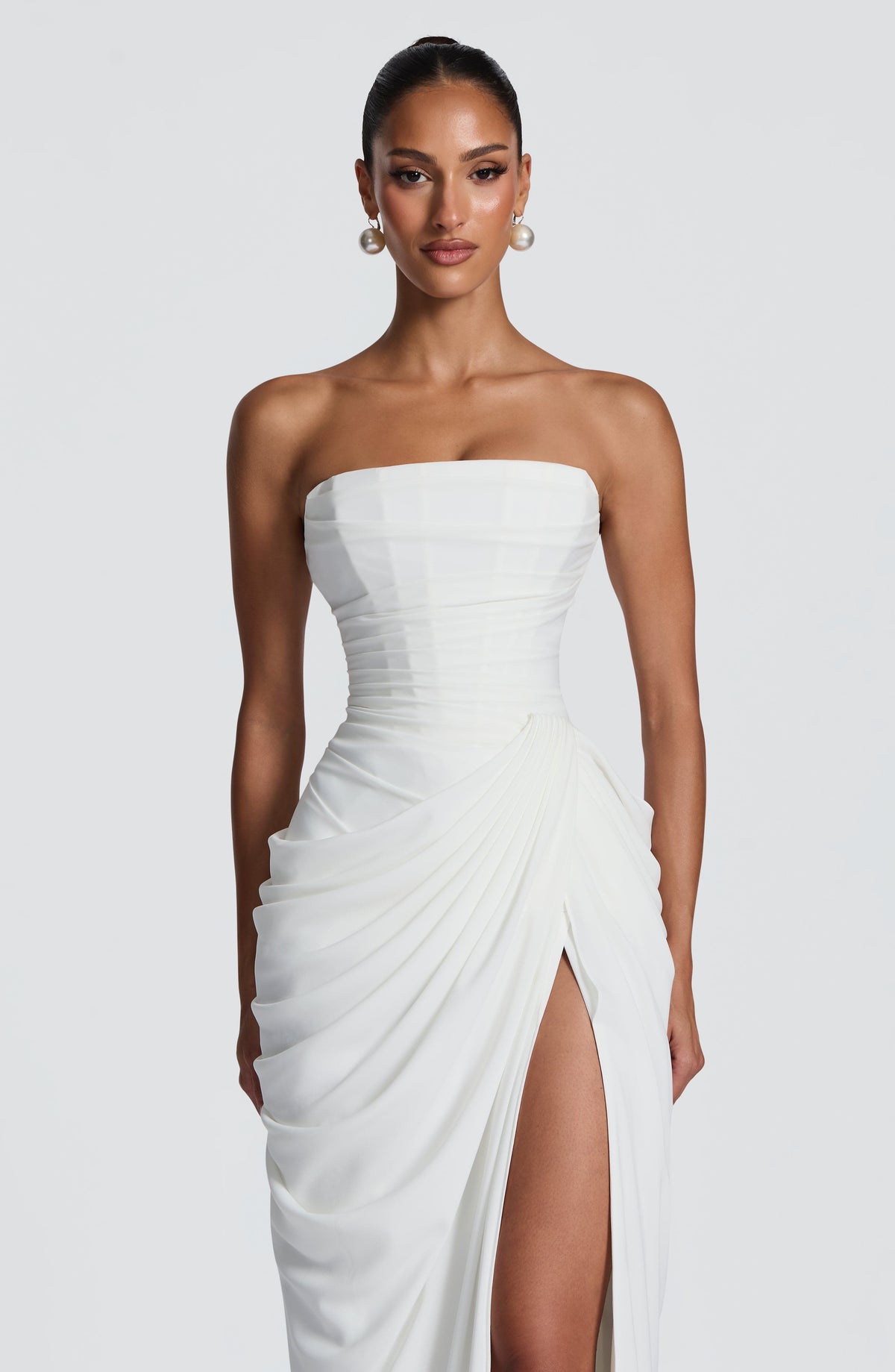 HANNAH | Elegante vestido largo con fruncido y abertura alta